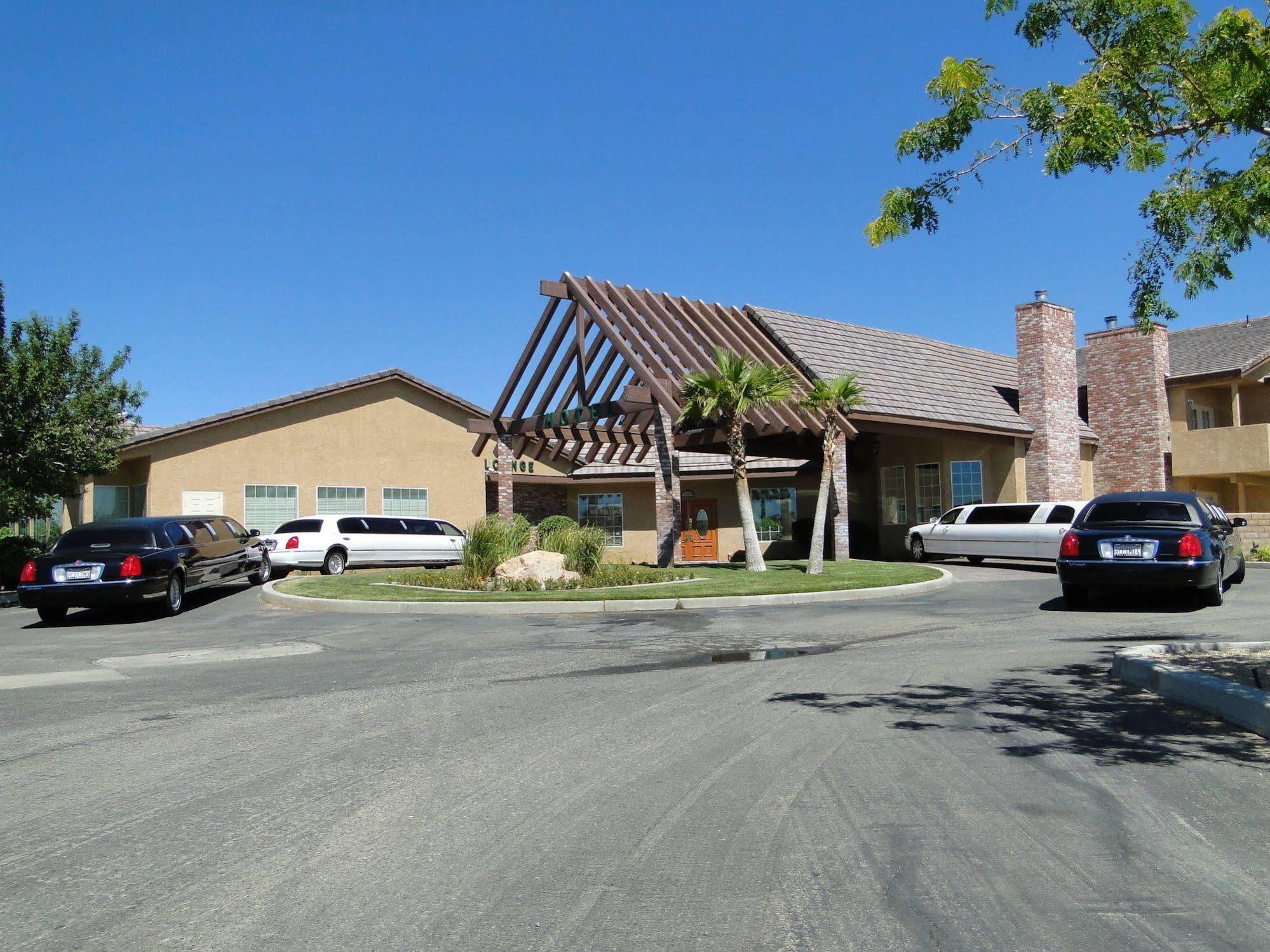 Comfort Inn & Suites Mojave Exterior photo